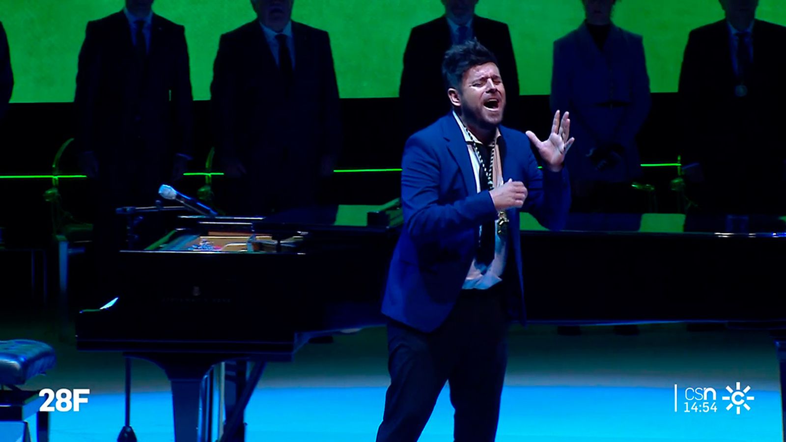 Pablo López interpreta el himno de Andalucía