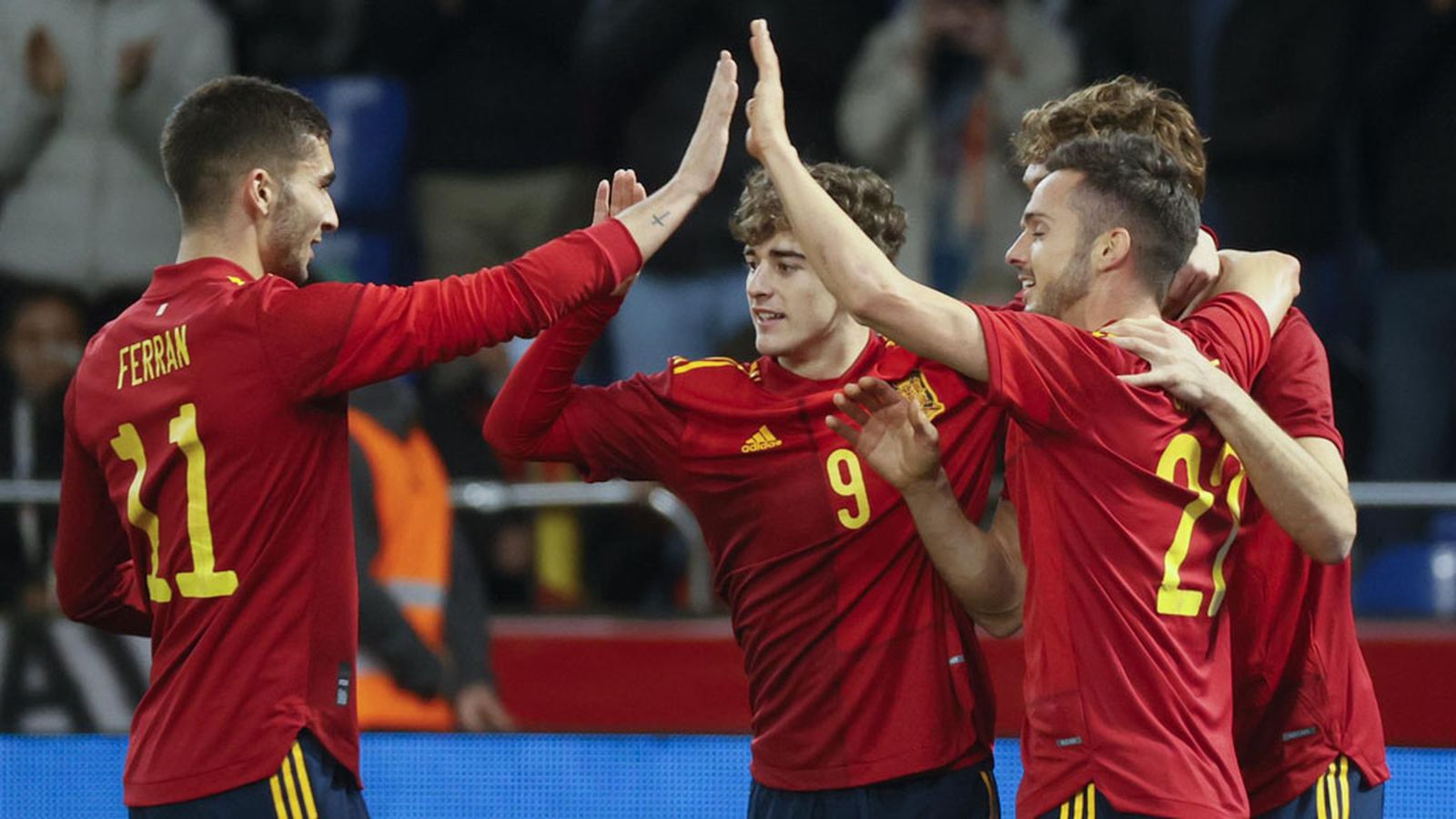 España contra Islandia Gavi y Sarabia