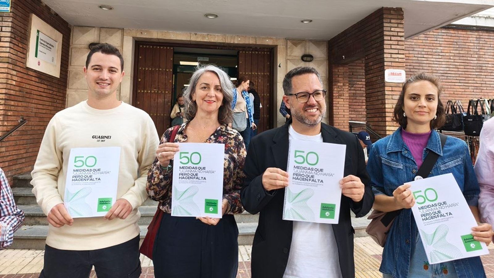 Adelante presenta su programa