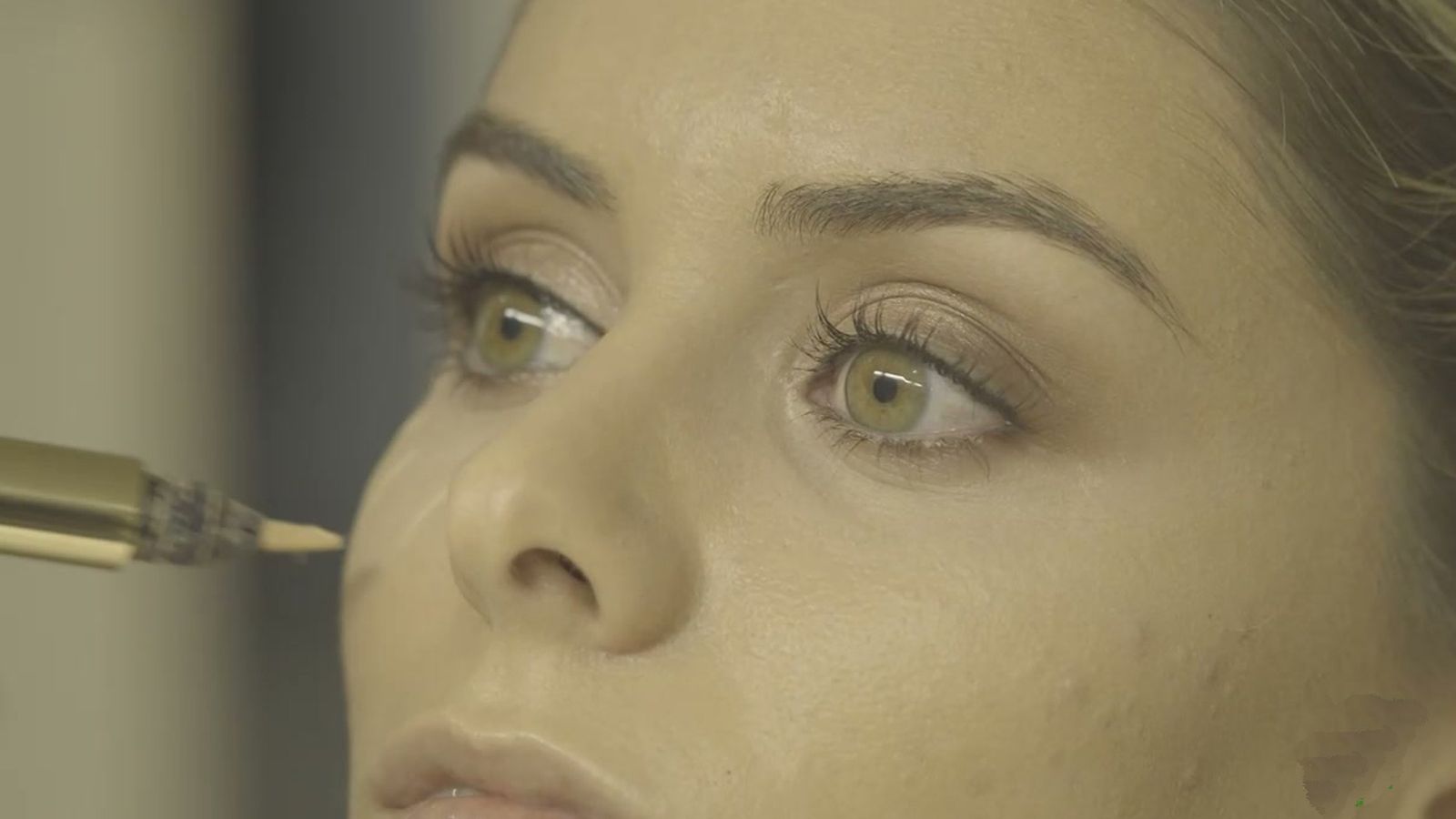 Conocemos las últimas tendencias en maquillaje con Juan del Ojo
