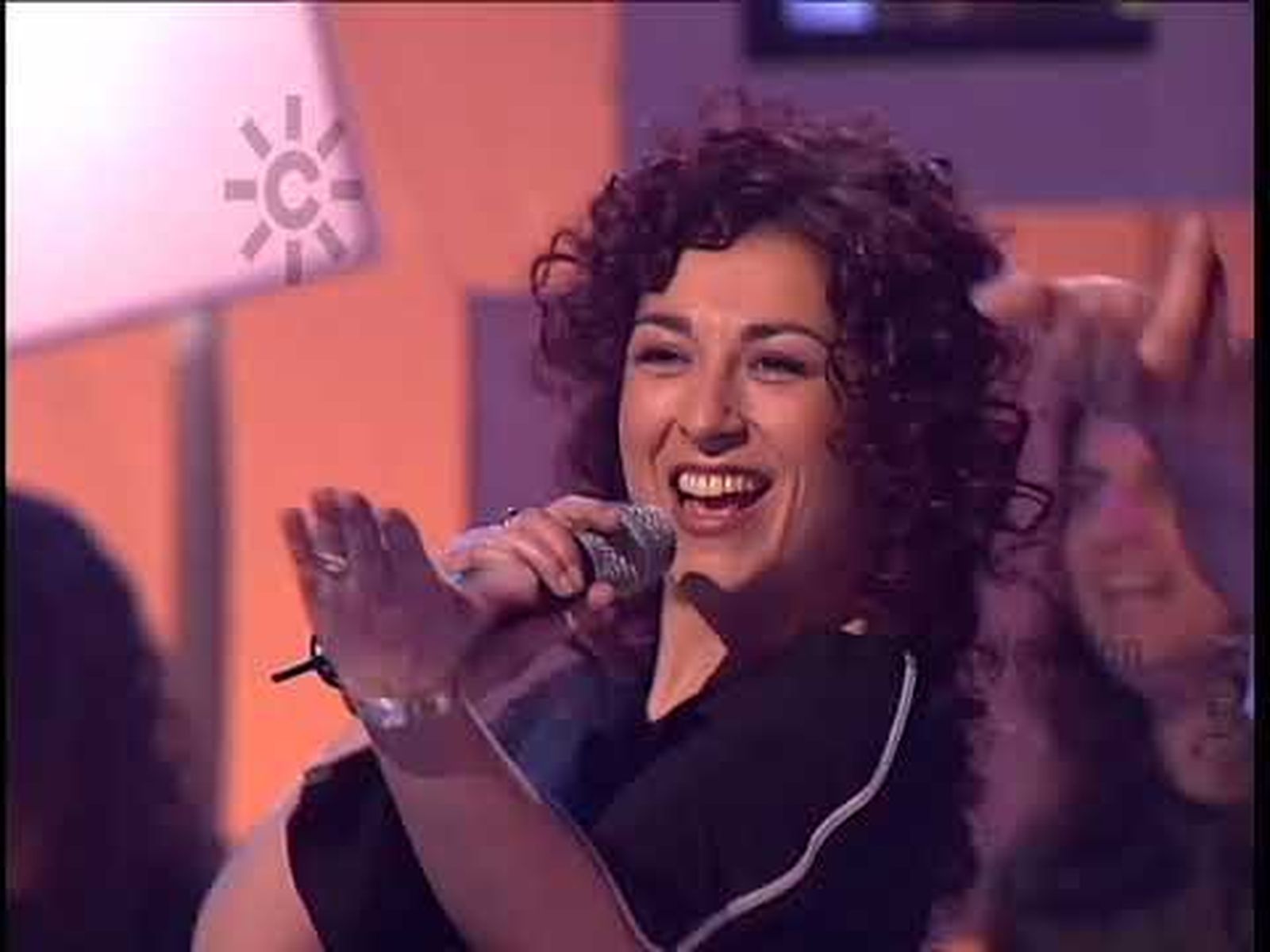 Camela canta Cuando Zarpa el Amor  (2004)