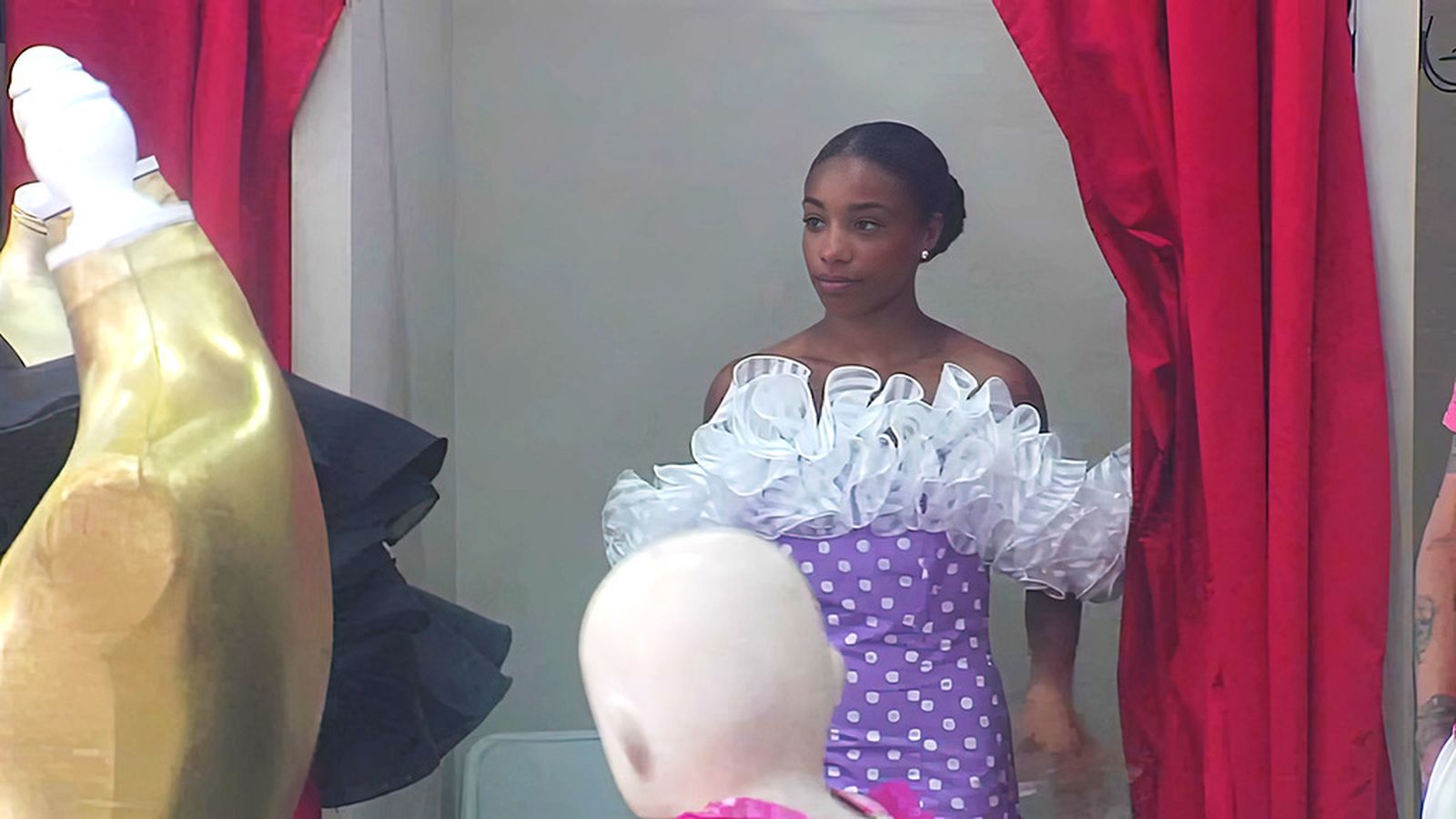 ¡Cómo vas a hacer de modelo de moda flamenca, si eres negra!