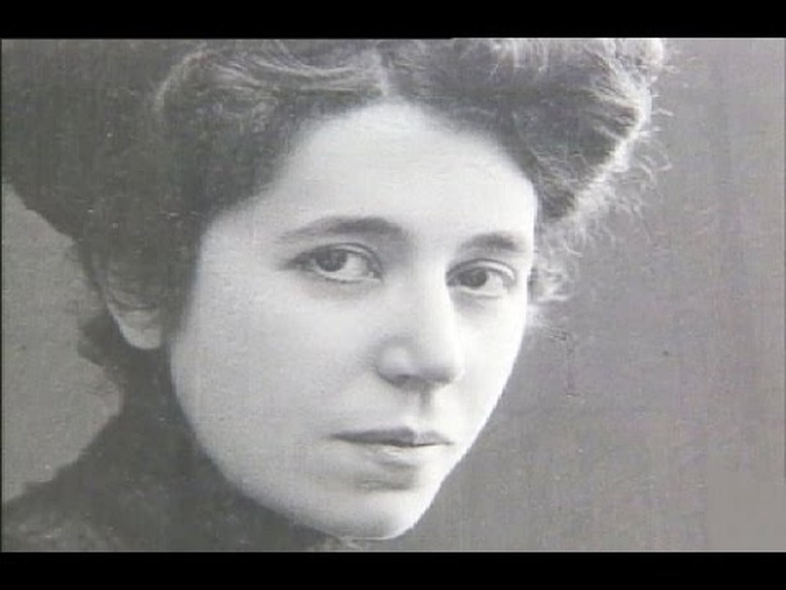 María Lejárraga, escritora, feminista y diputada en la II República