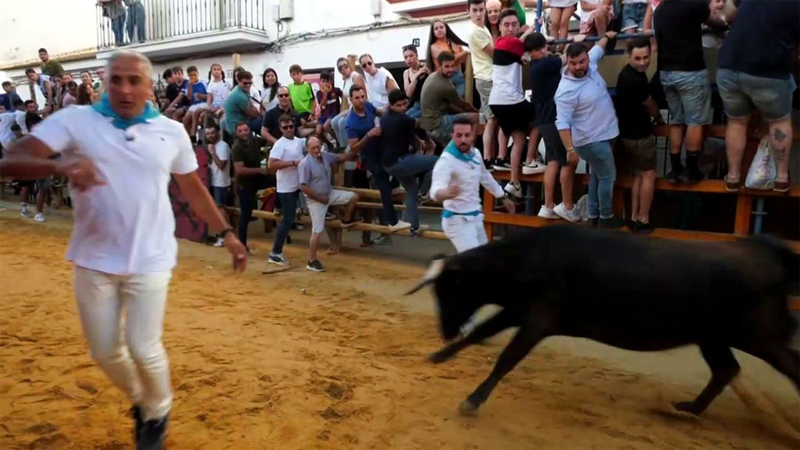 Arrojo y diversión en los encierros de las fiestas de San Juan del Puerto