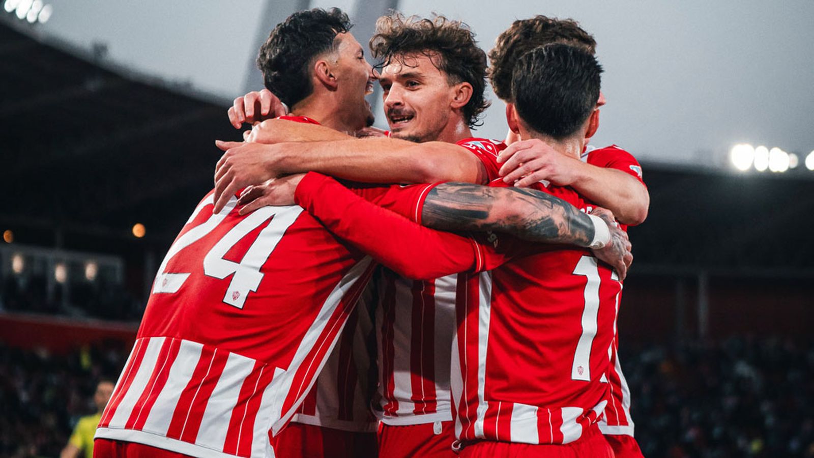 Almería celebra un gol