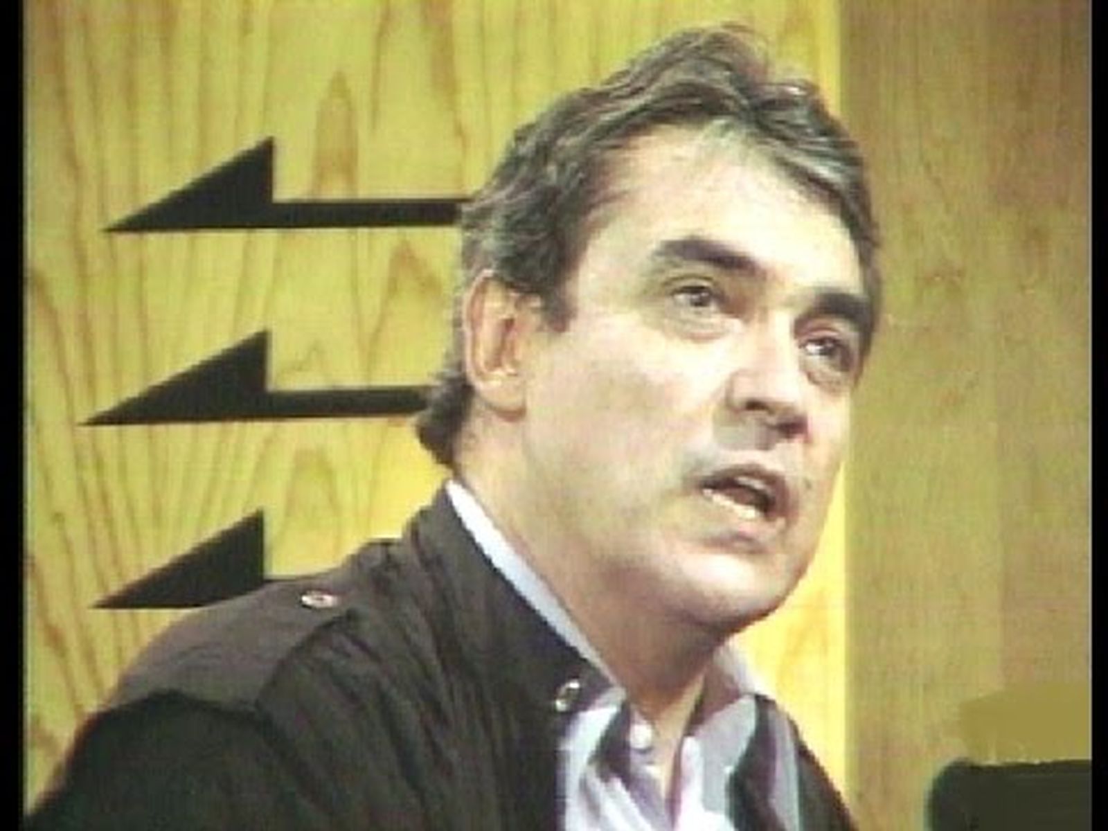 Alberto Cortez canta "Cuando un amigo se va"