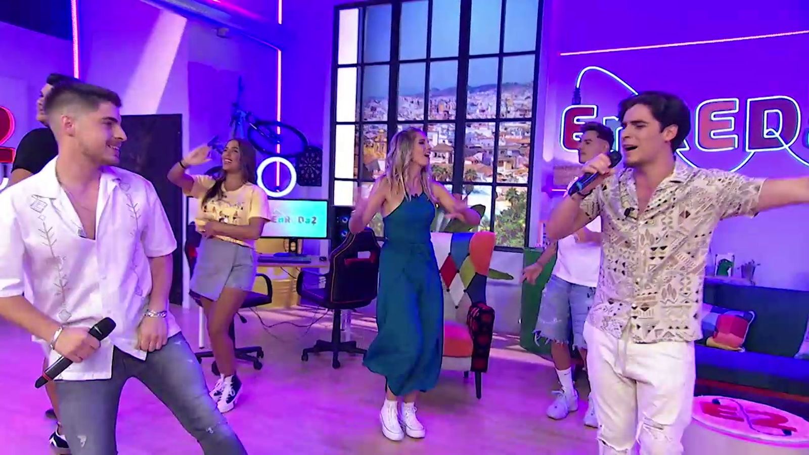 El dúo Kike y Manu trae el flamenco pop al pisito de influencers