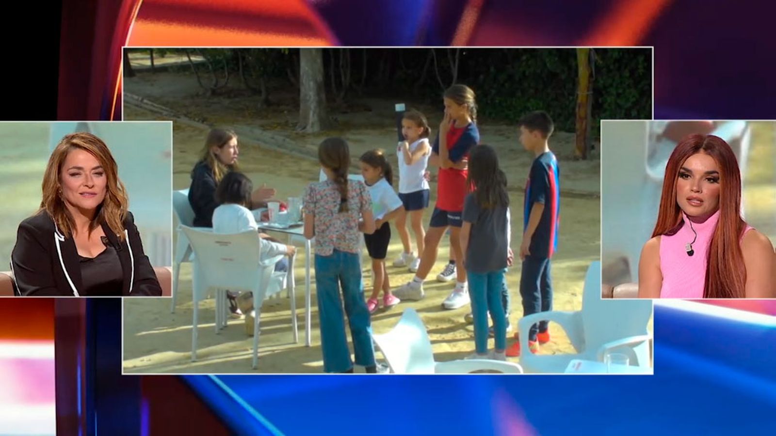 Peques maravillosos se enfrentan a una chica que se queda con una videoconsola que se encuentra en un parque