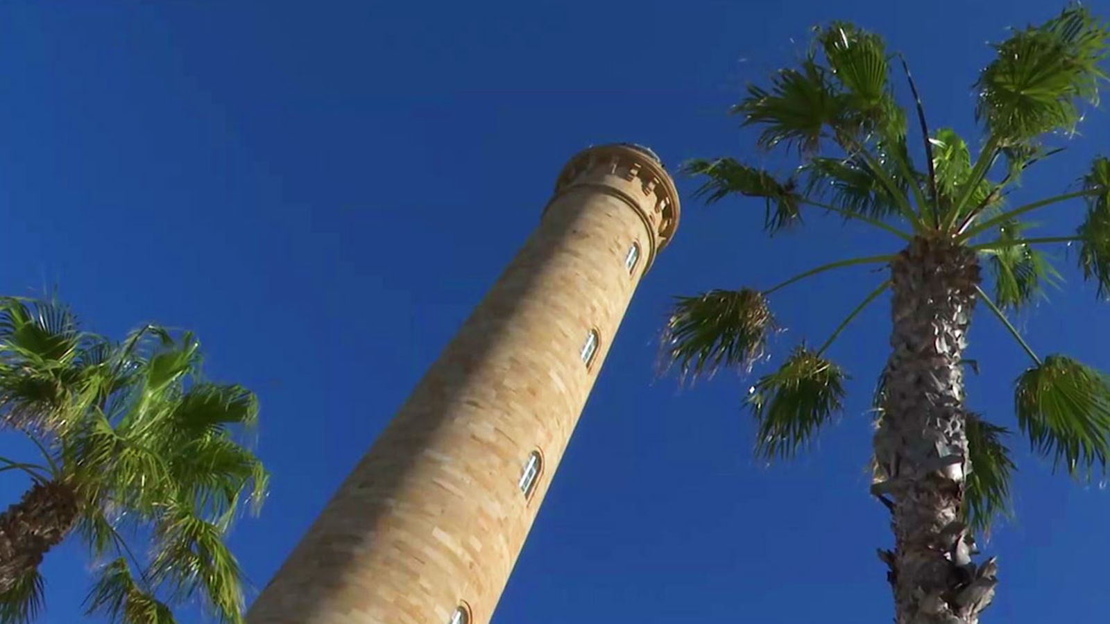 Subimos al Faro más alto de España situado en la gaditana playa de Chipiona