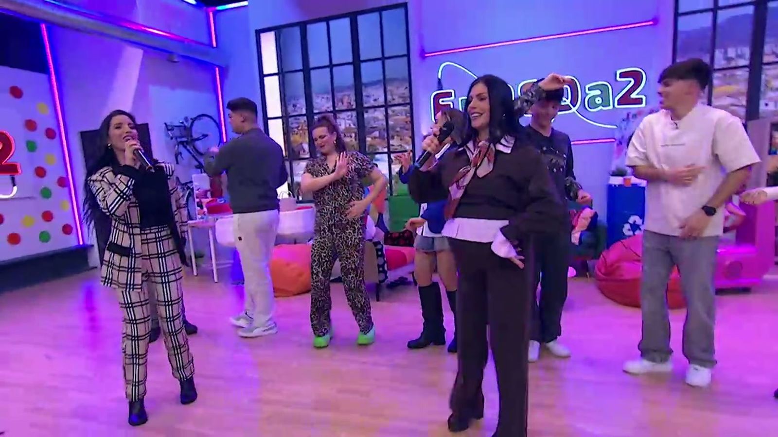 El grupo Las Chuches retoma su carrera artística y presenta el nuevo single "Caramelos"
