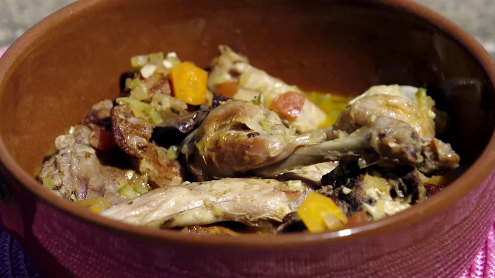 El conejo en pebre es una tradición de la caza en Hornachuelos