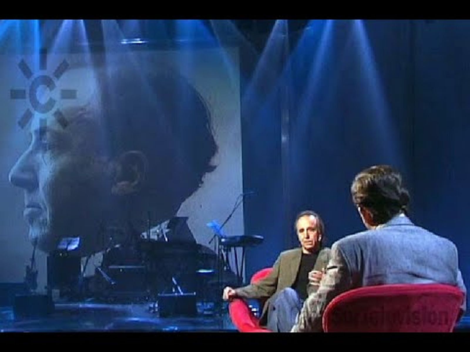 Serrat a Luis García Montero: Antonio Machado estuvo censurado en Chile por ser "letrista de Serrat"