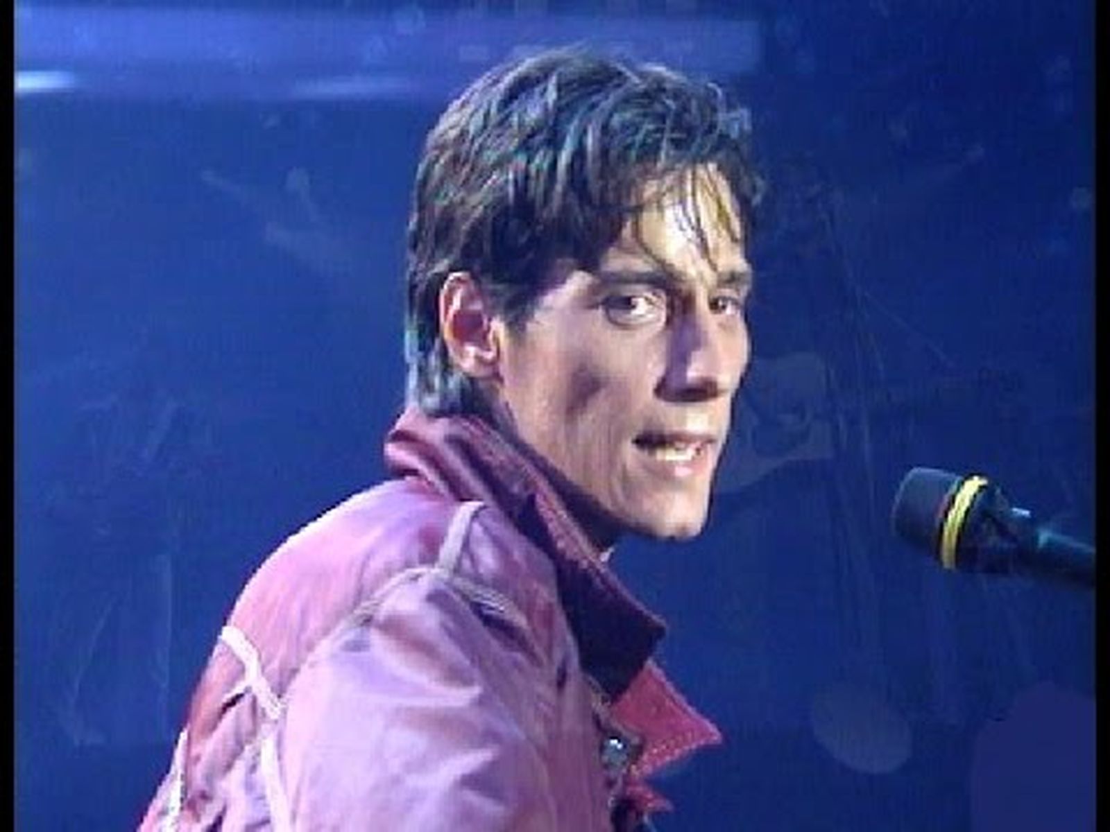 Antonio Vega canta "Tesoros"
