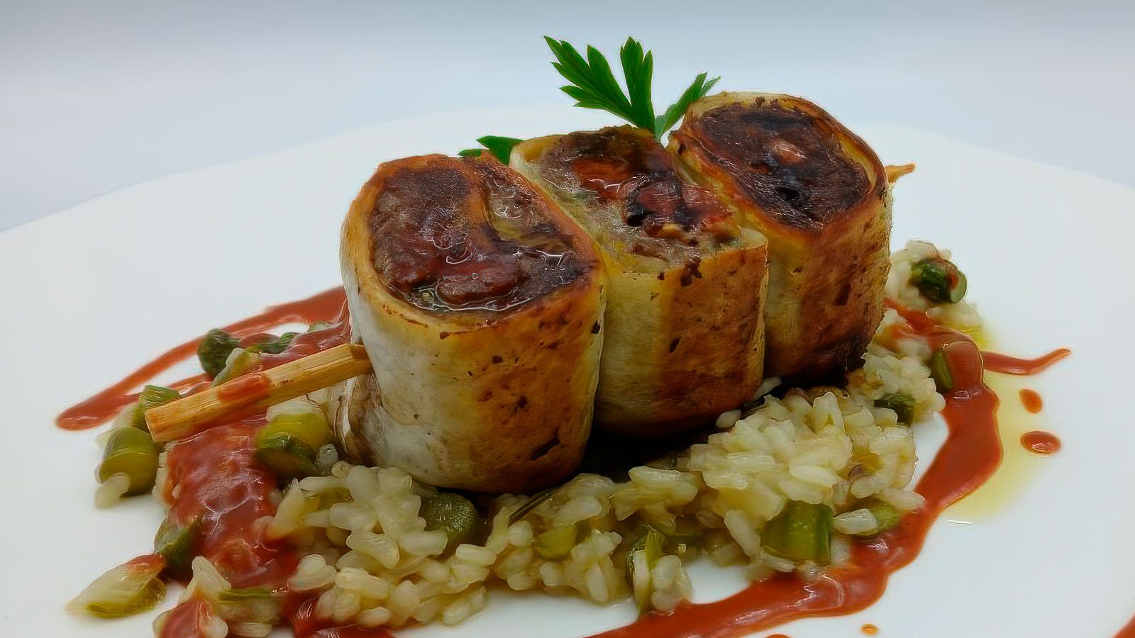 Brocheta de ternera con espárragos elaborada en "Cómetelo"