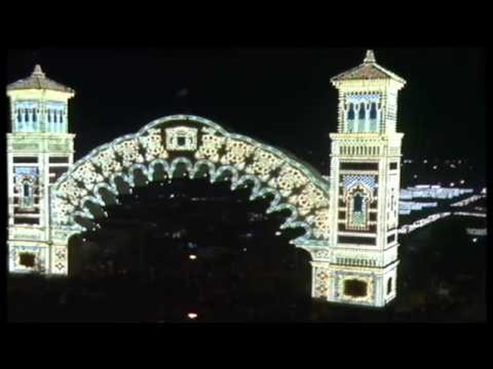 Feria de Abril de Sevilla: el alumbrao y montaje en 1990