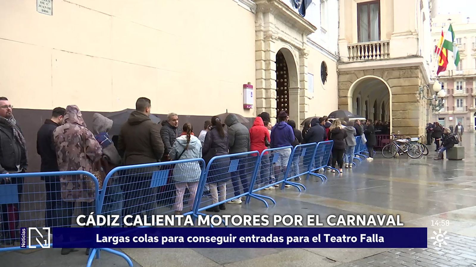 Colas para comprar entradas del Carnaval de Cádiz