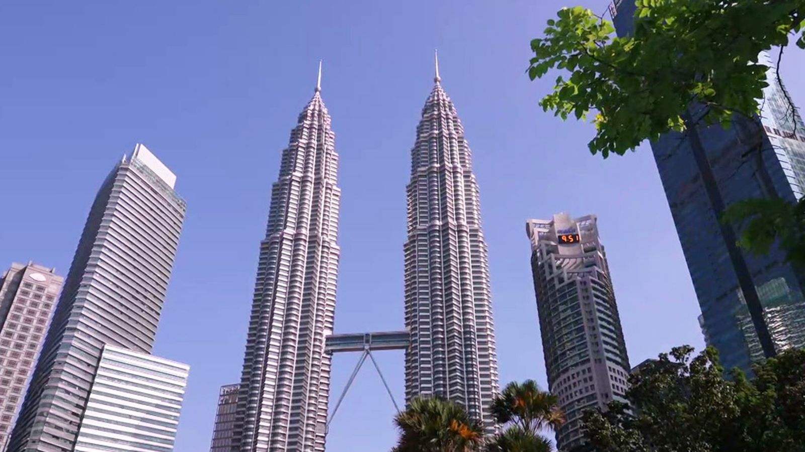 Subimos con Davinia y David a las Torres Petronas, diseñadas por César Pelli