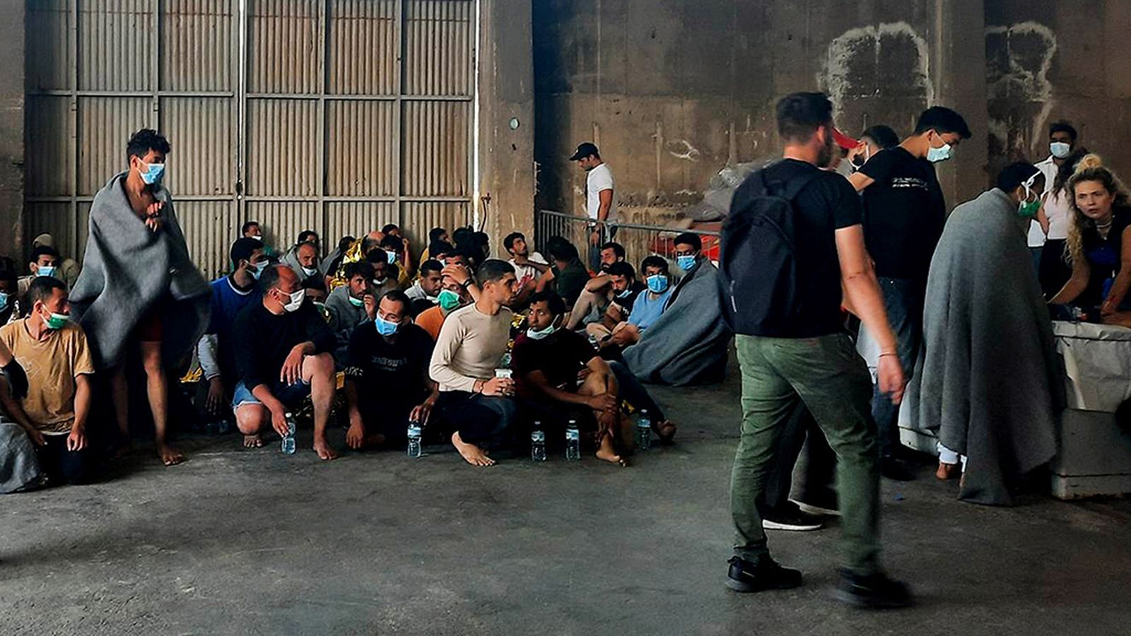 Migrantes rescatados en el naufragio de Grecia