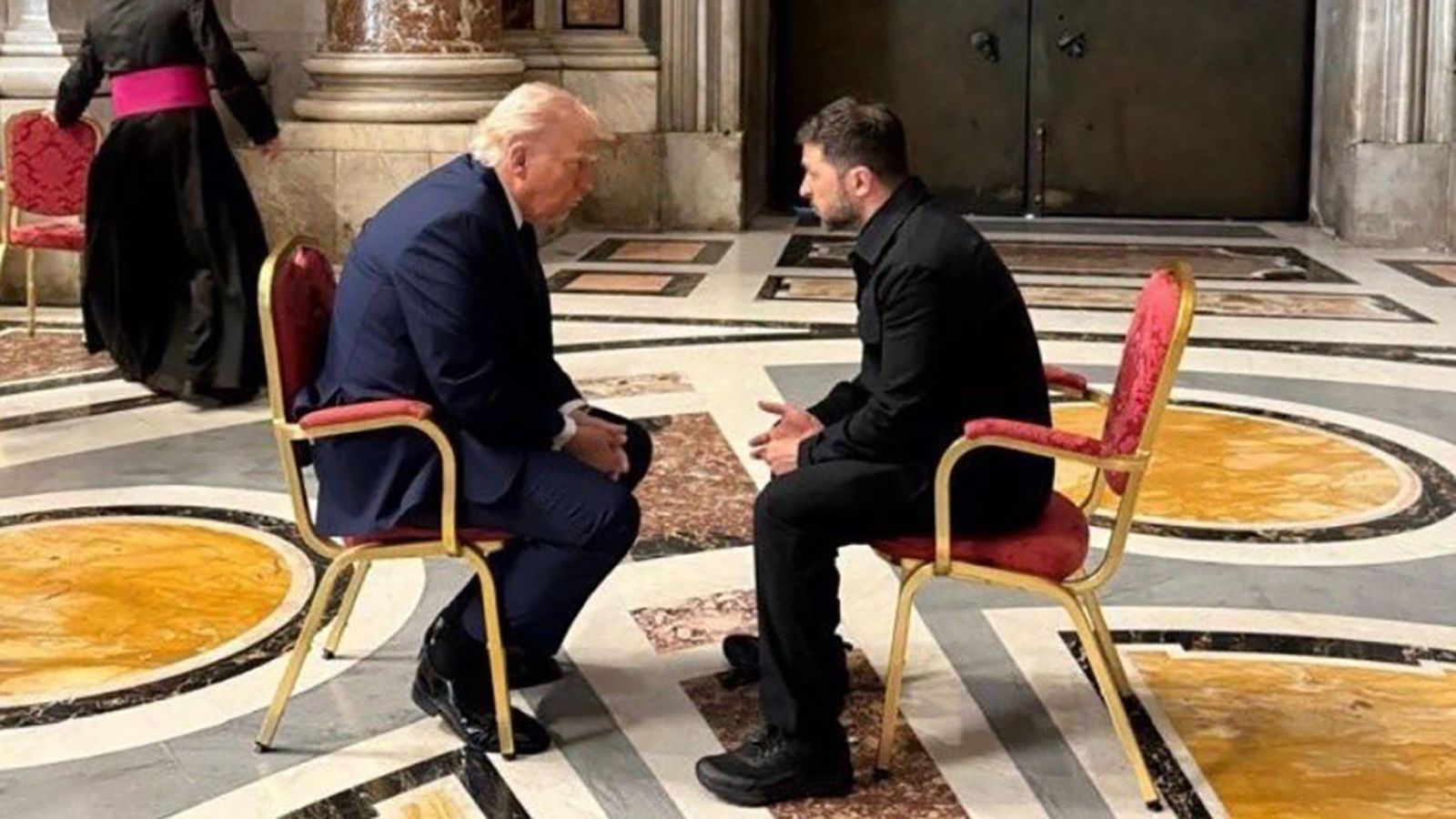 Trump y Zelenski mantienen una reunión muy productiva en Roma