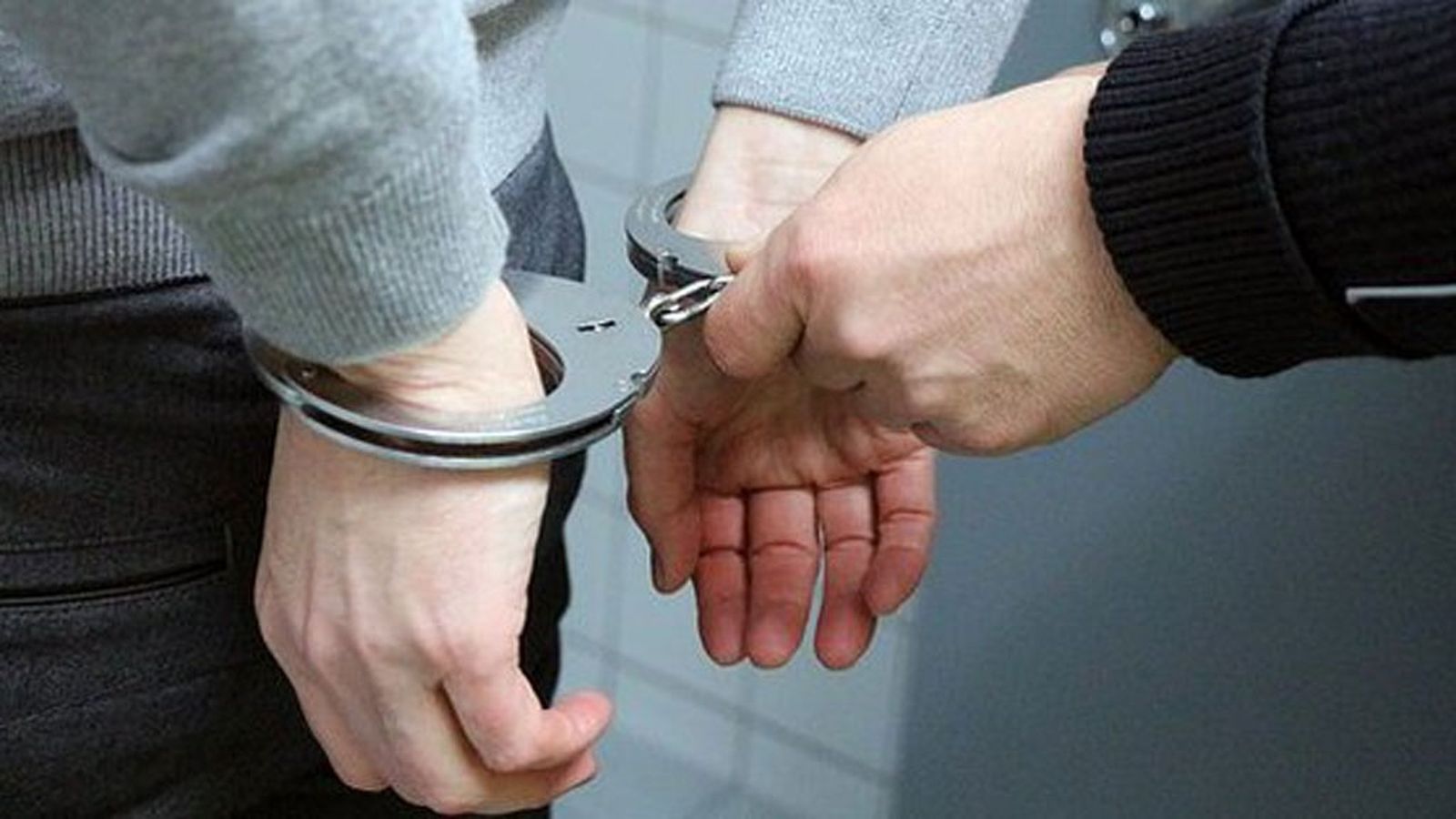 detenido abusos