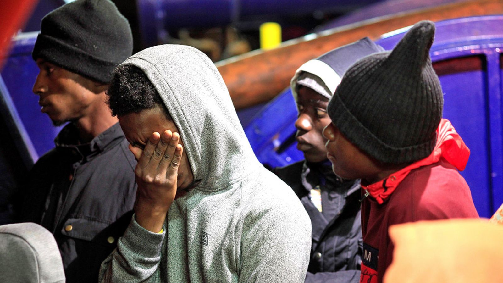 Inmigrante llorando Algeciras 1024