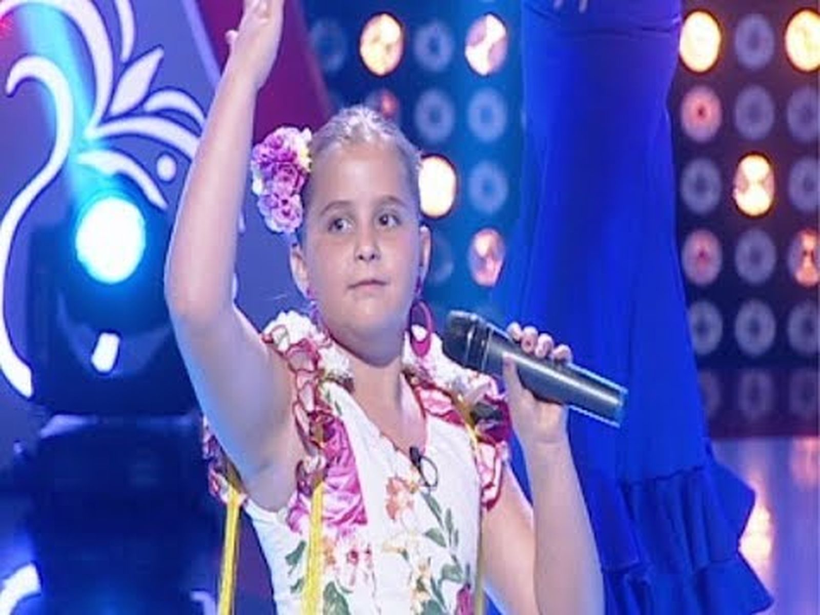 Rocío Peña canta las sevillanas Aprendamos de los niños