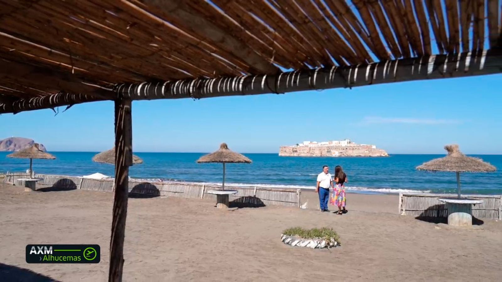 Andrés nos enseña la playa de Sfiha en Alhucemas, famosa por su arena clara
