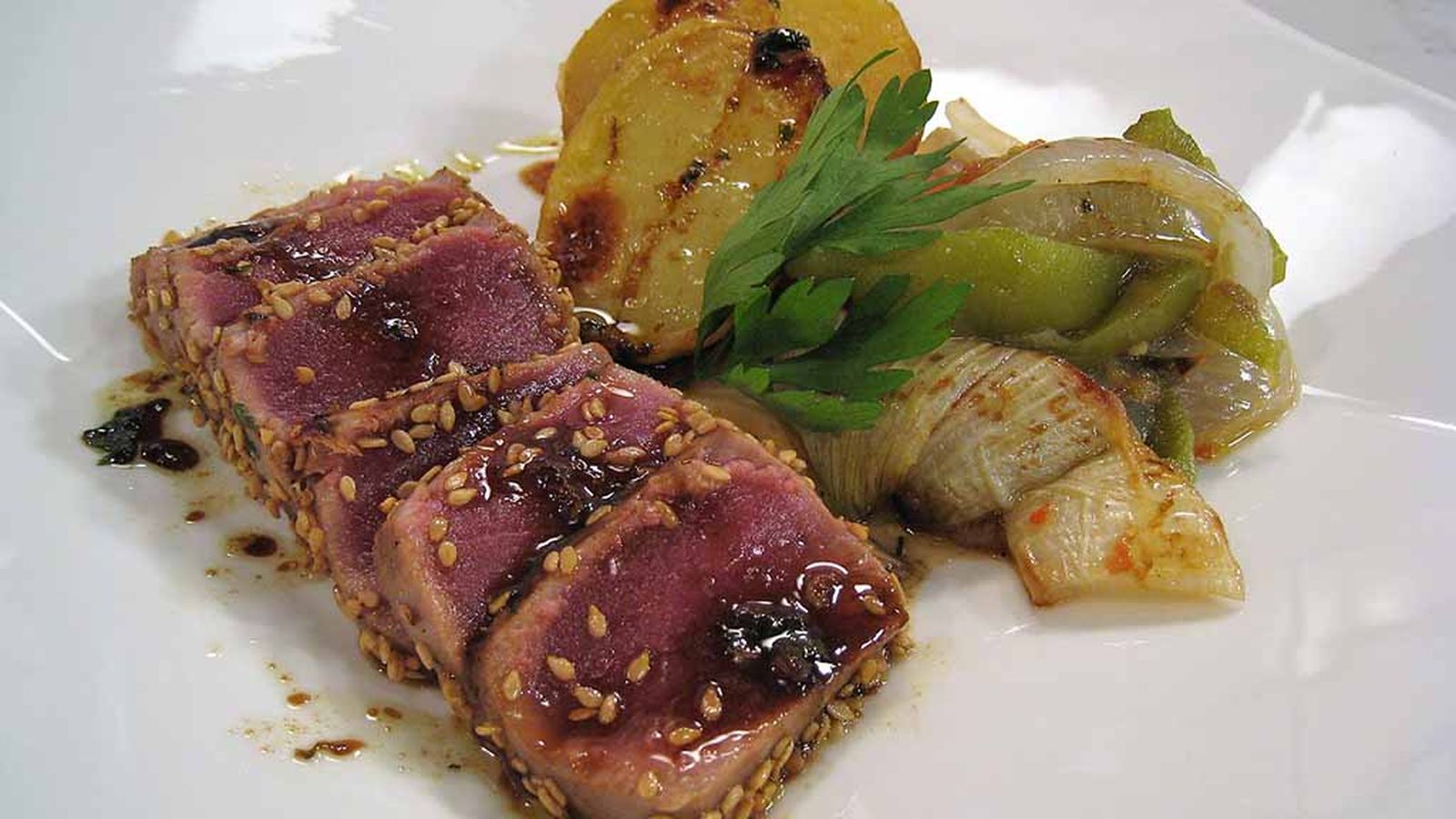 Cometelo | Atun almadraba con escalivada
