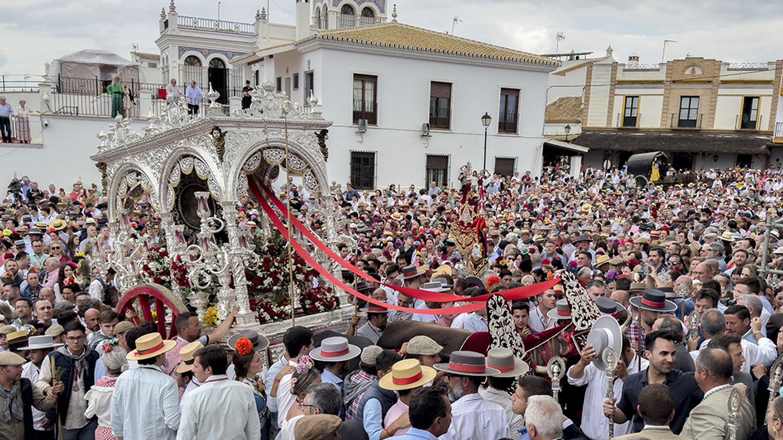 Presentación ante la Virgen del Rocío