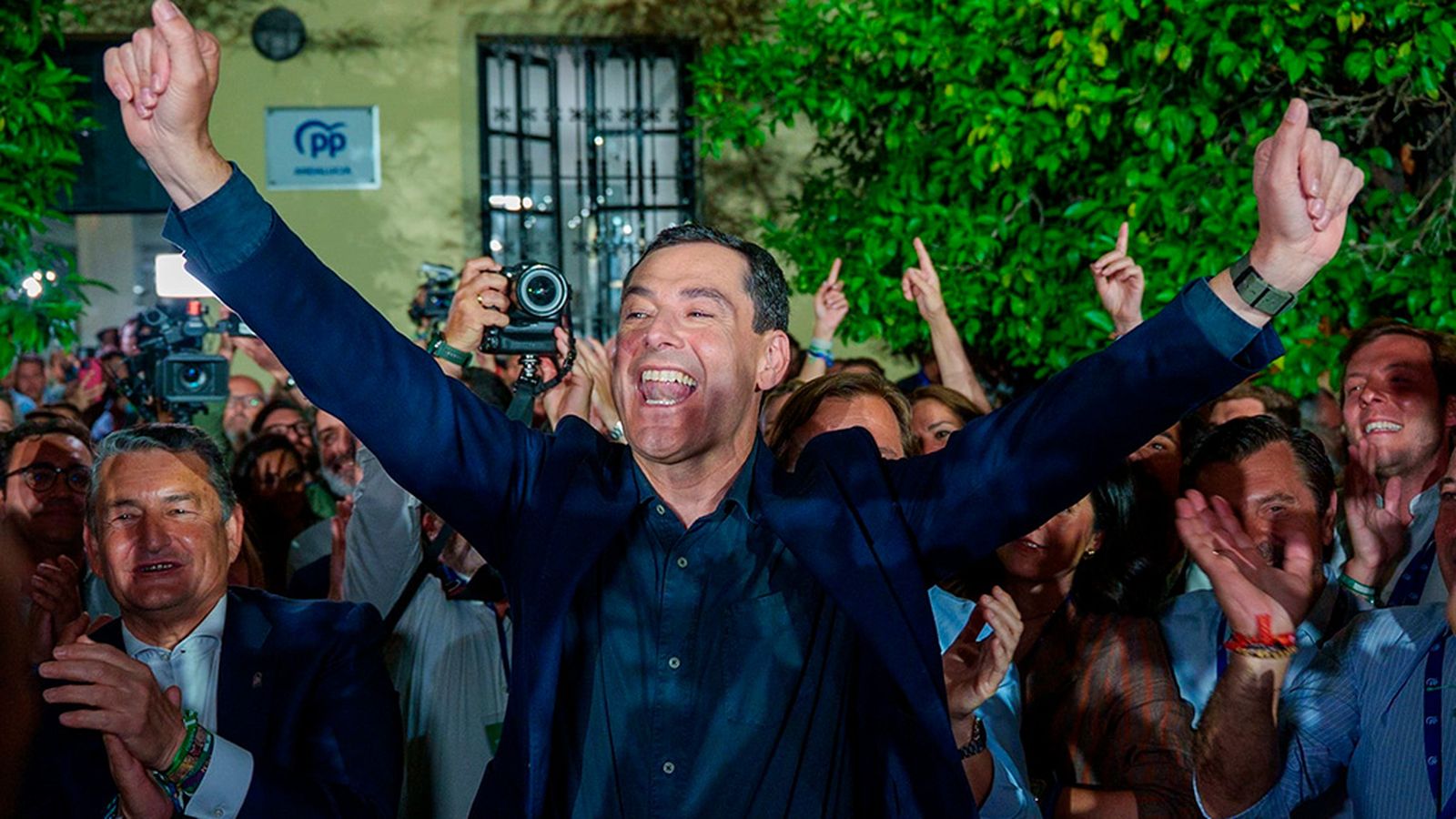 El PP y Moreno celebran sus resultados electorales