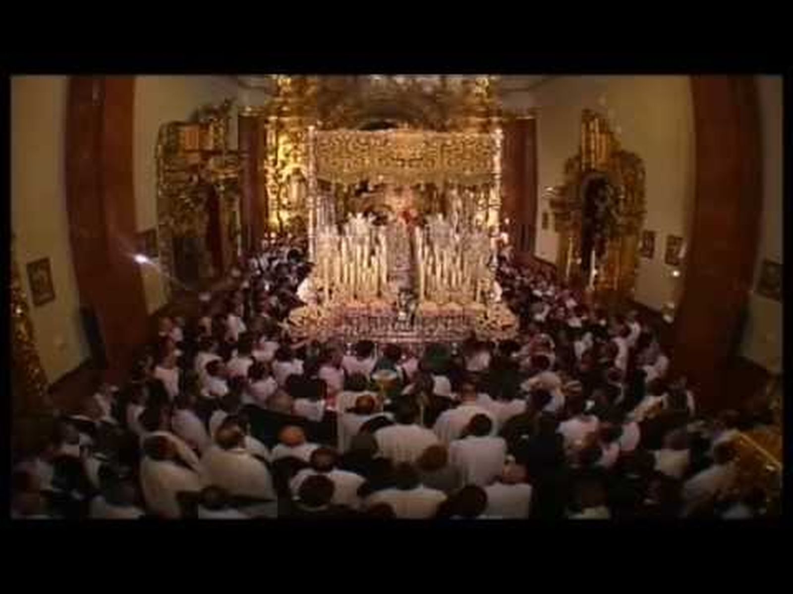 La Esperanza de Triana, a puerta cerrada en la Capilla de los Marineros | Semana Santa en Andalucía