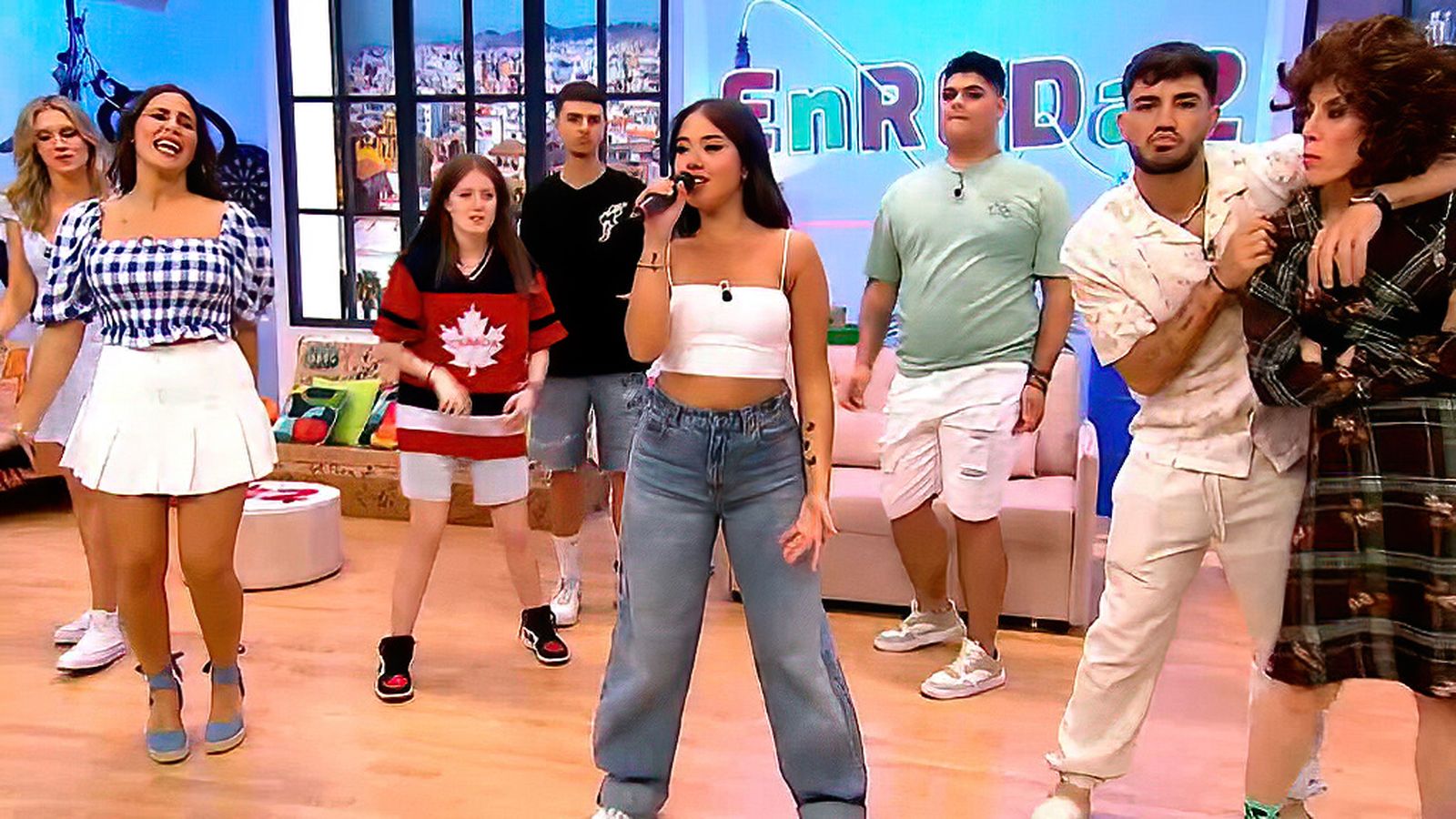 Jüls nos pone a bailar con su tema '
