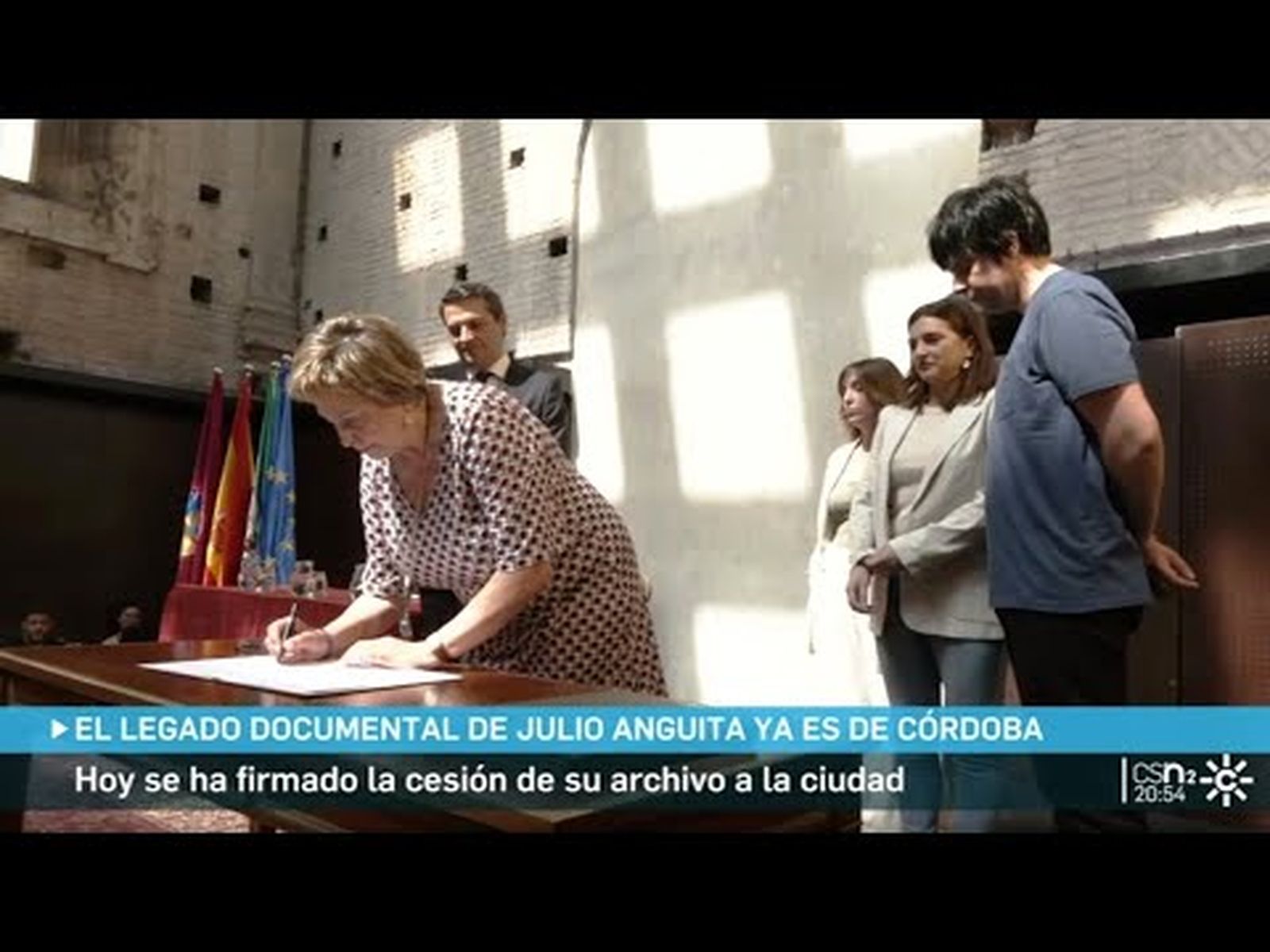 La familia de Julio Anguita cede al Archivo Municipal de Córdoba su legado documental