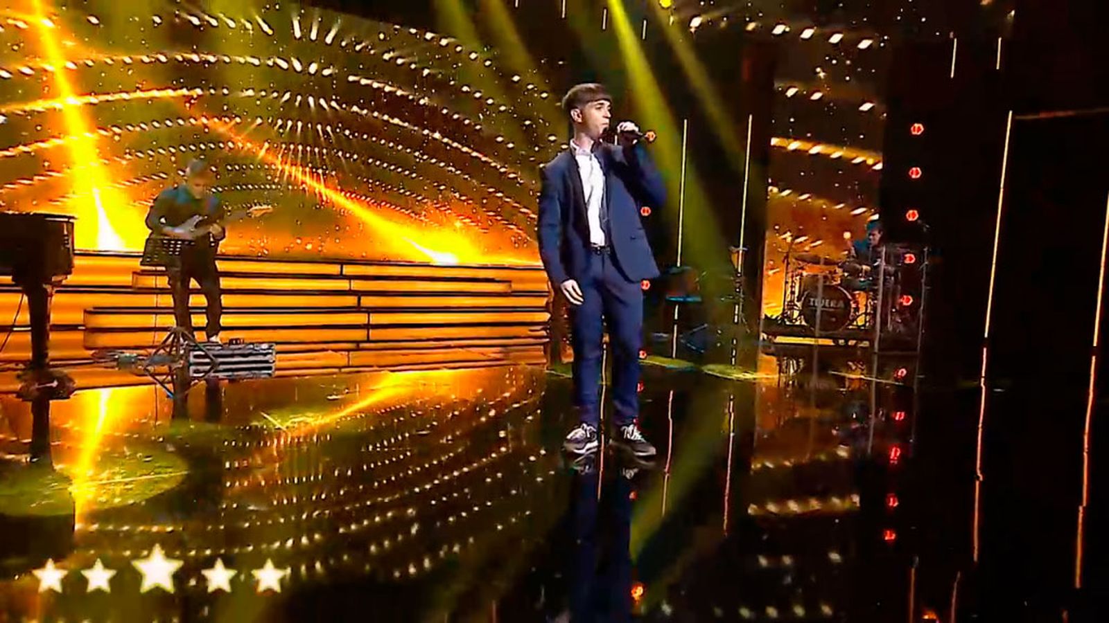 Rafa Gómez todo un galán con 16 años y una de las grandes joyas de esta edición con un tema de Frank Sinatra