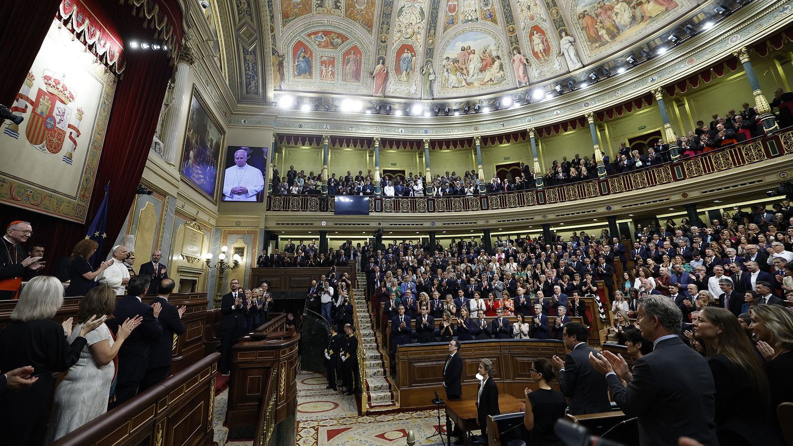 Ovación del Congreso al Papa