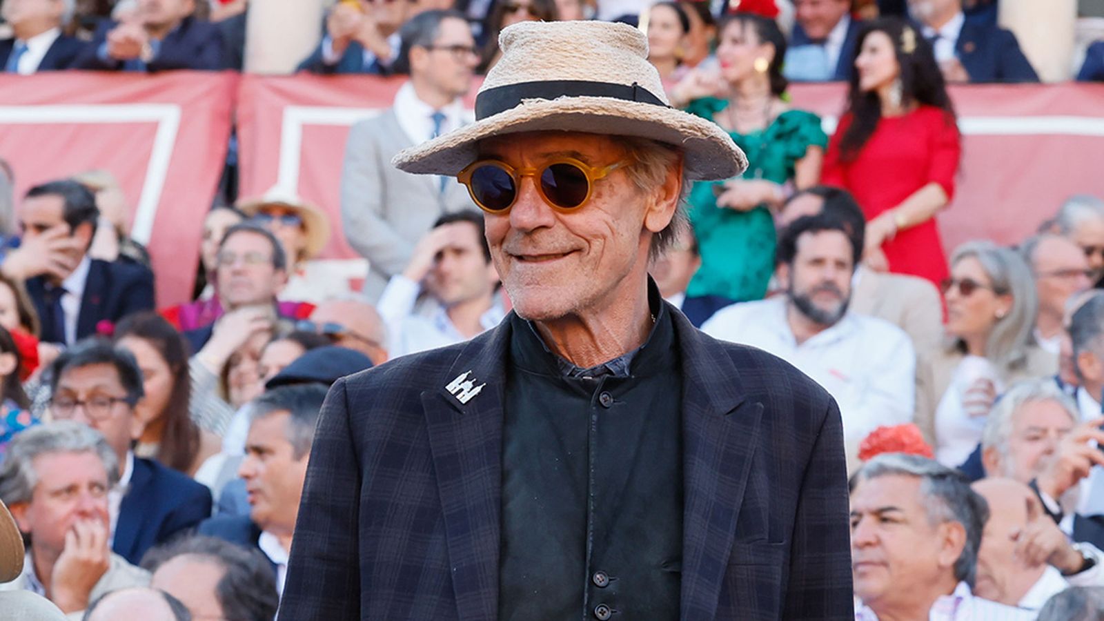 Jeremy Irons en los toros en la Maestranza de Sevilla