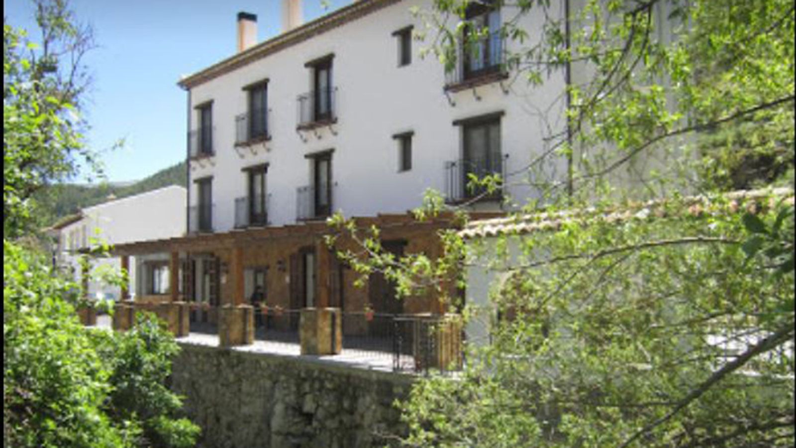 Hotel Pontón-Bajo