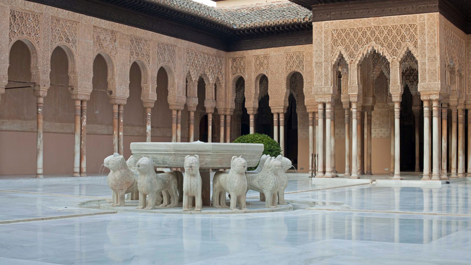 El Patio de los Leones de la Alhambra volverá a ser restaurado