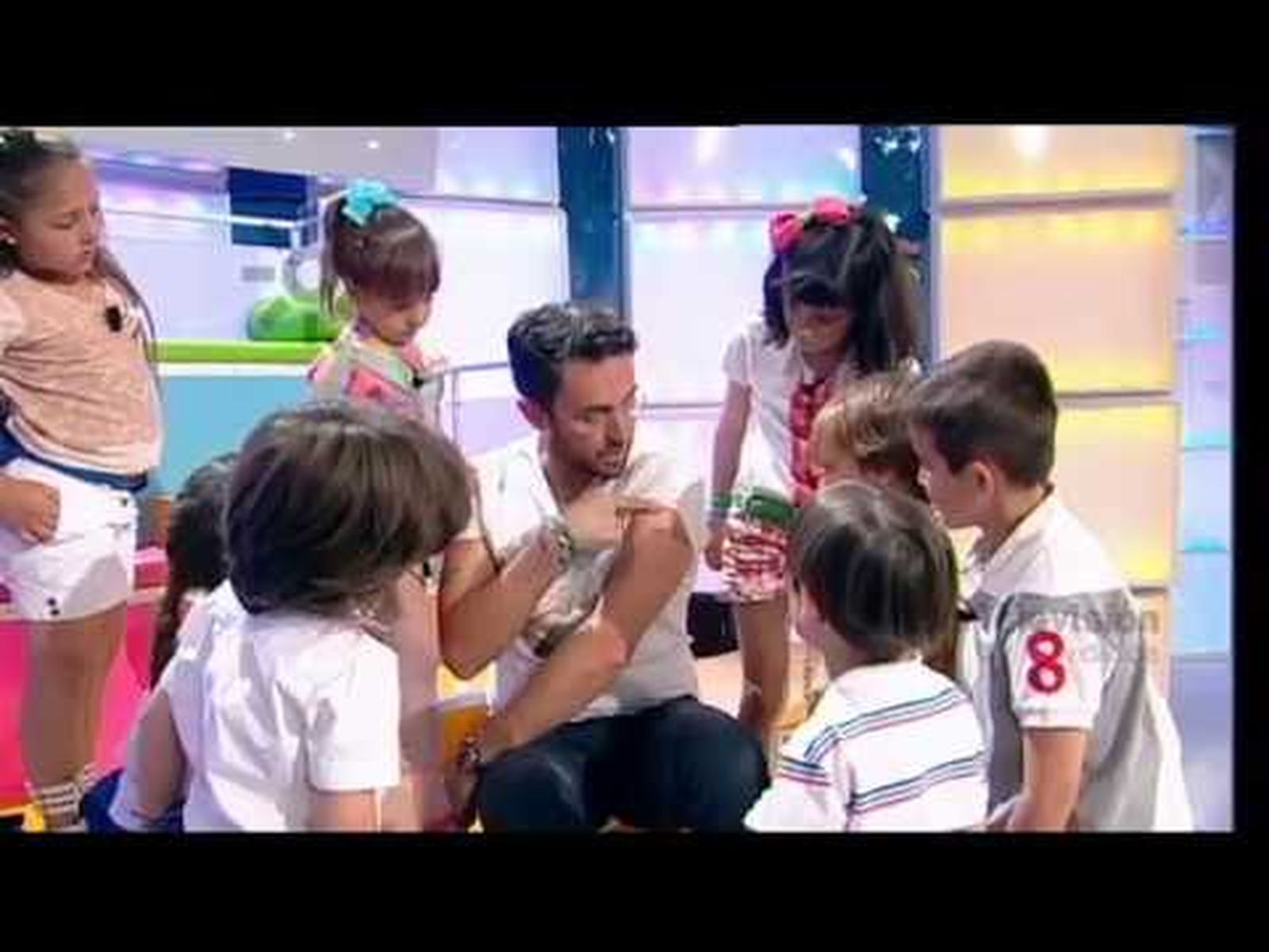 Màxim Huerta muestra sus tatuajes en Canal Sur