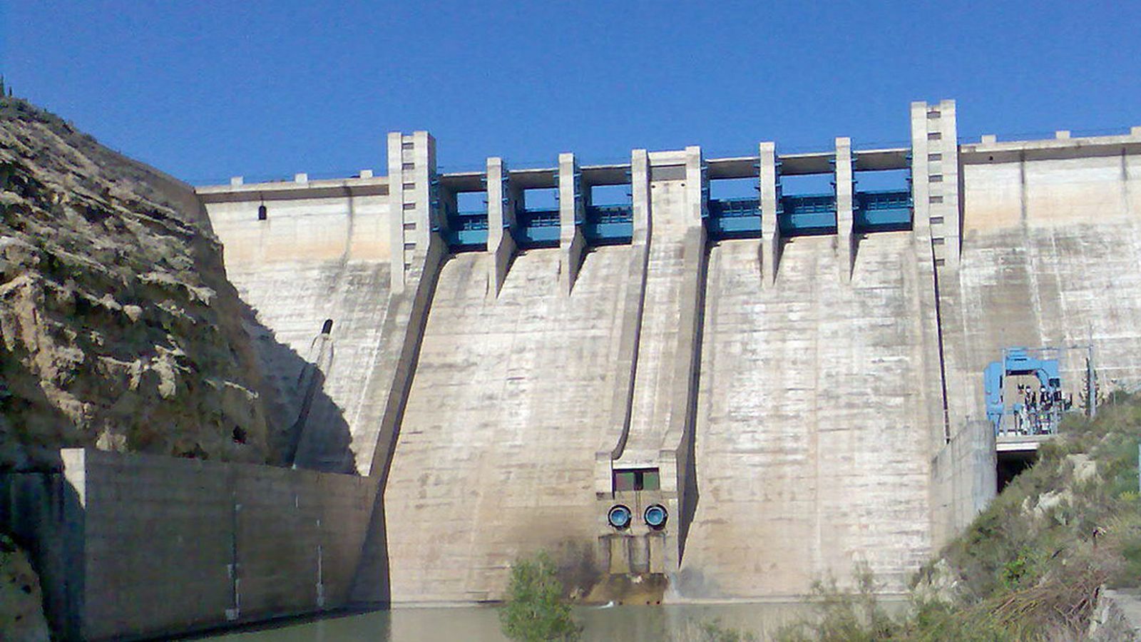 tapa presa negratin almeria 1024