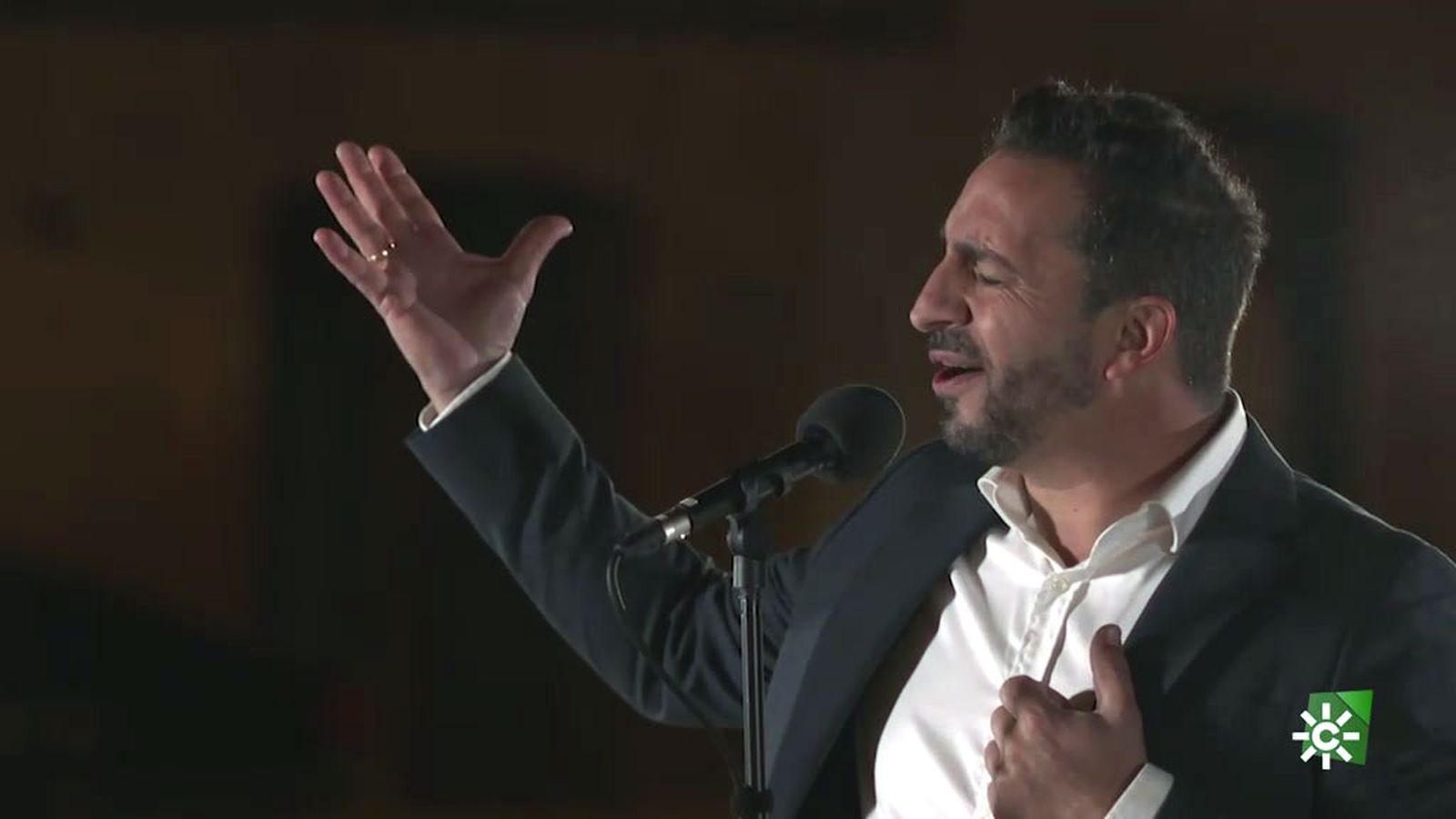 Salvador García Pitu versiona por tanguillos el Contigo de Sabina