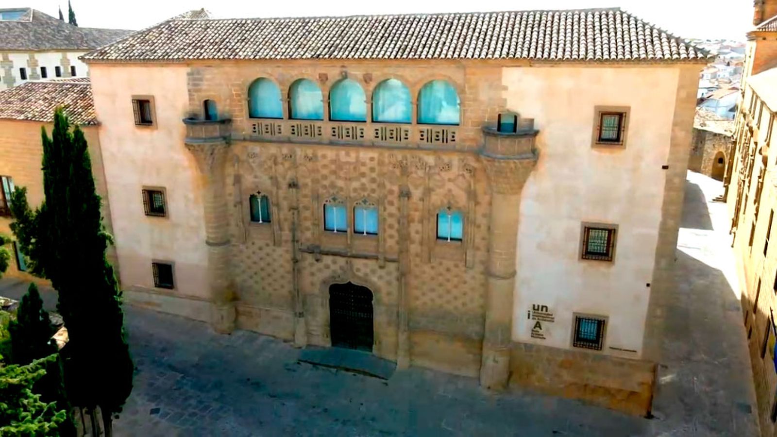 Palacio de Jabalquinto en Baeza, máximo exponente del estilo gótico isabelino