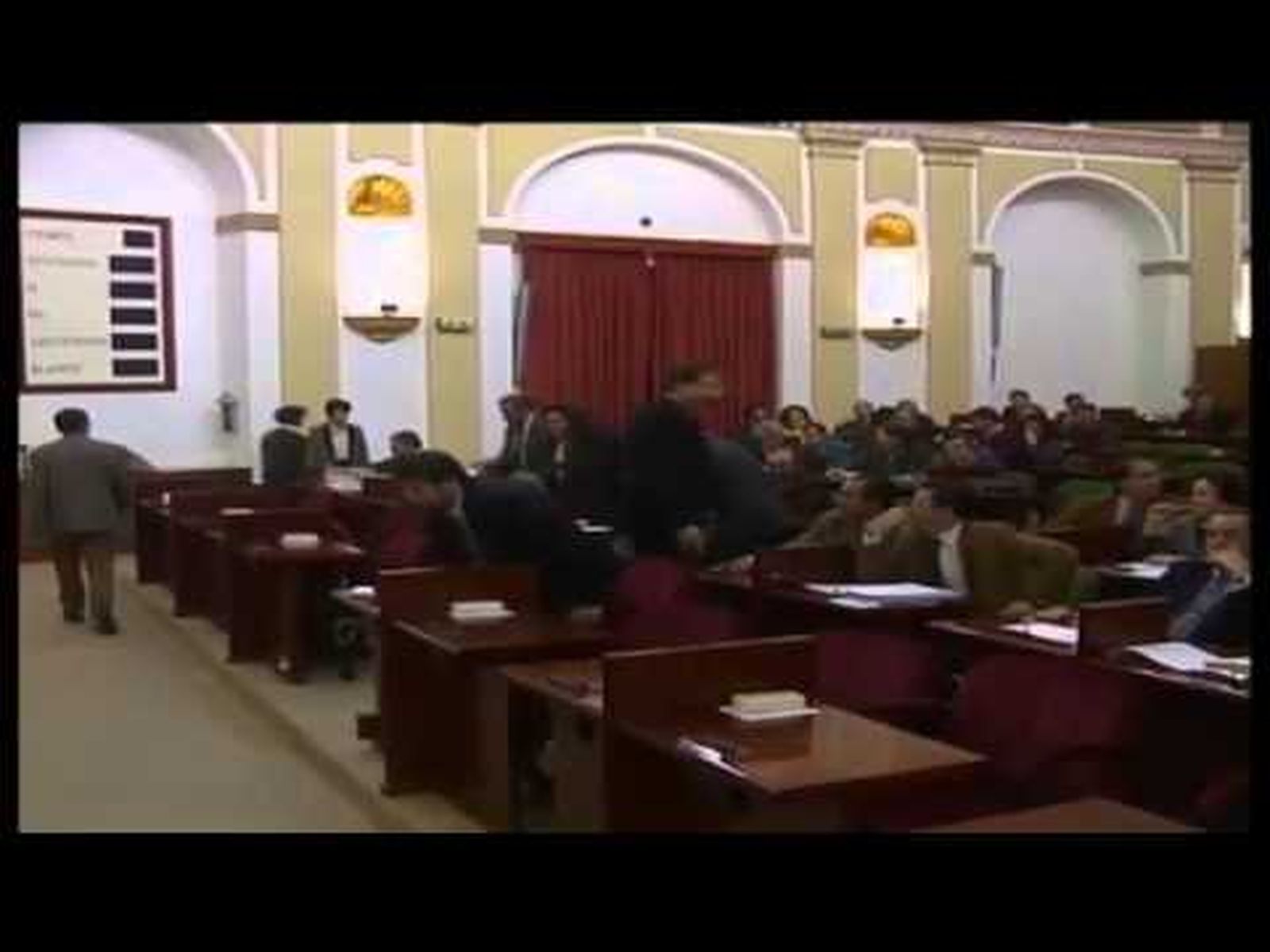 Parlamento de Andalucía: inicio de la actividad legislativa