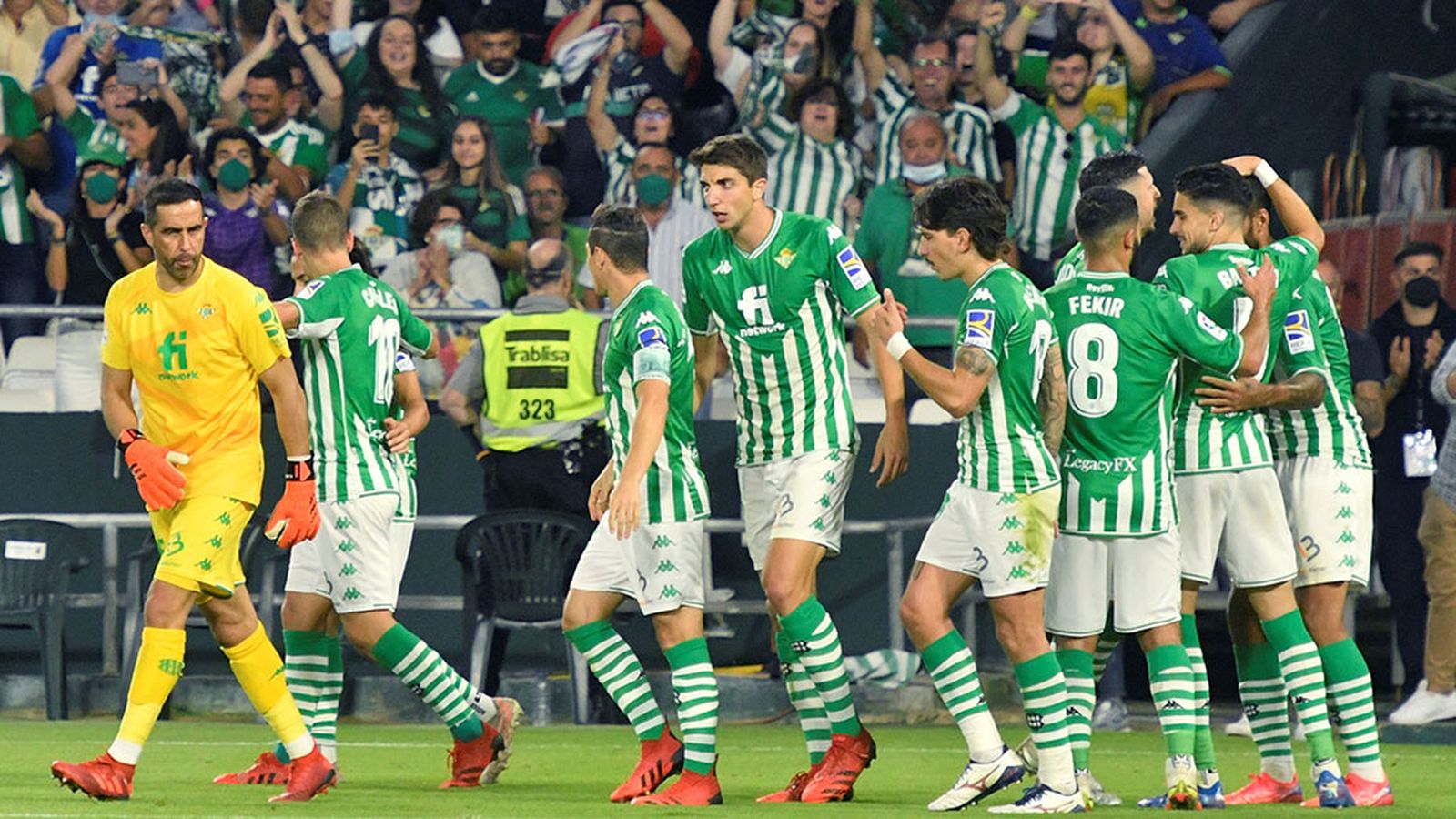 Foto Betis vence al Rayo