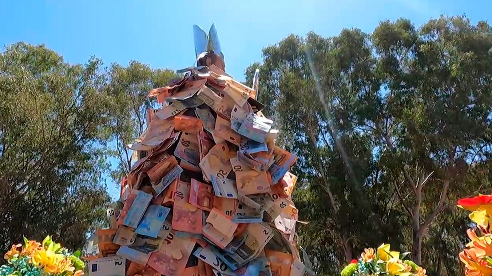 San Benito de Obejo: la devoción de todo un pueblo a un santo que está 'forrado' de billetes