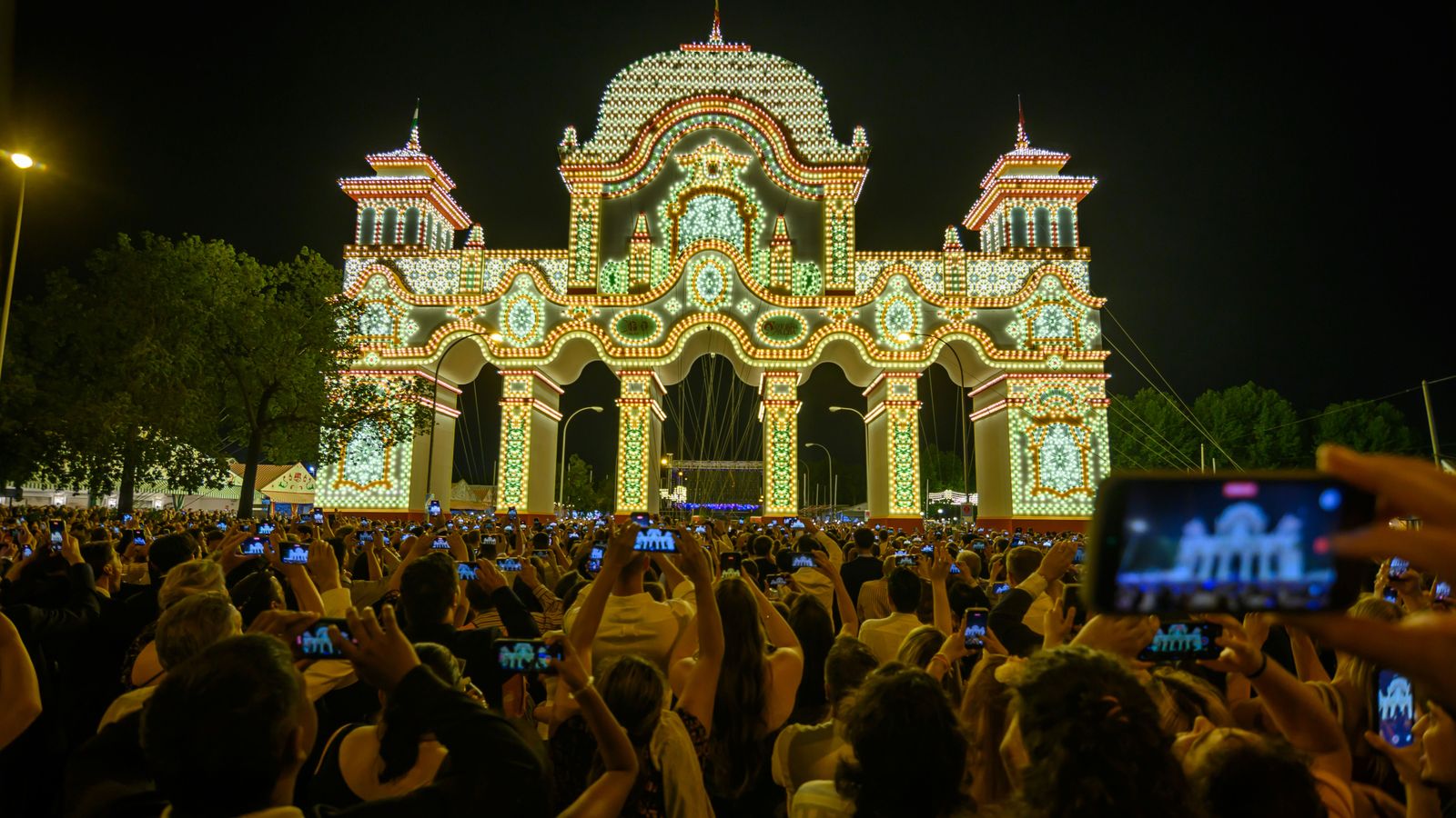 Primer día de la feria de abril de Sevilla