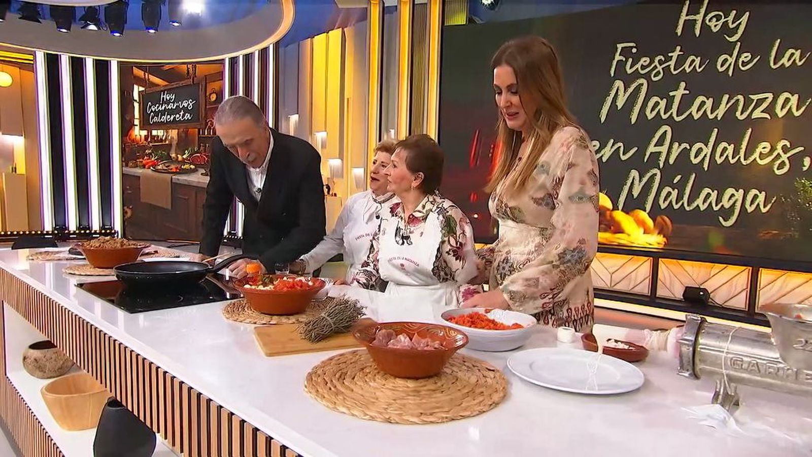 Las Chamizo nos cocinan una caldereta al estilo más tradicional de Ardales
