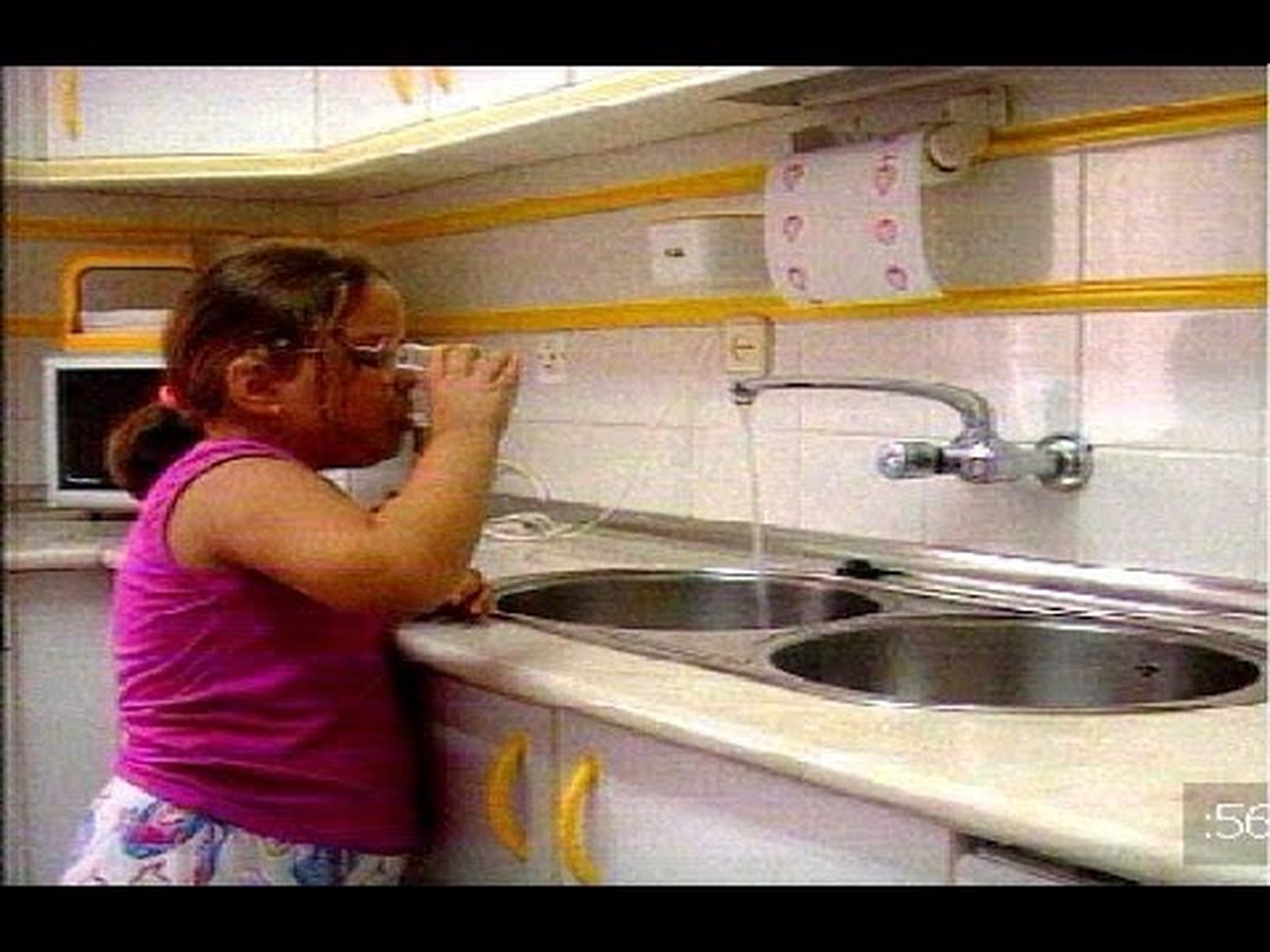 Almería capital bebe agua potable (1993)