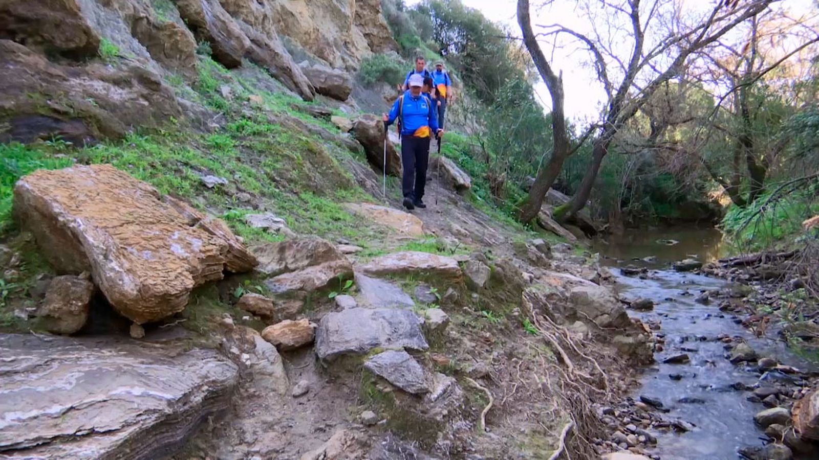 Una ruta de senderismo por las lagunas de Charco-Charcal