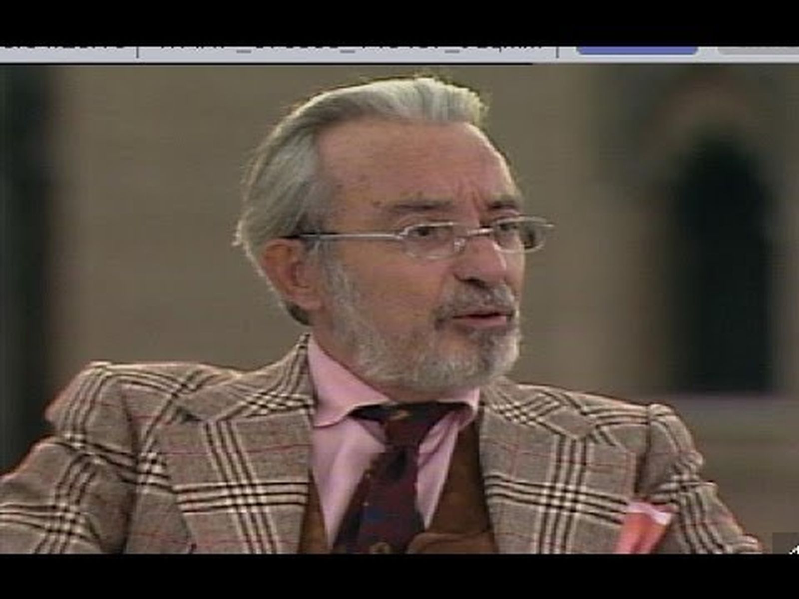 Jesús Aguirre y la presentación de Felipe González como Secretario General